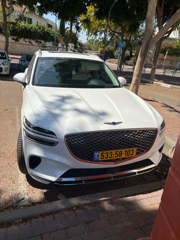ג'נסיס GV70