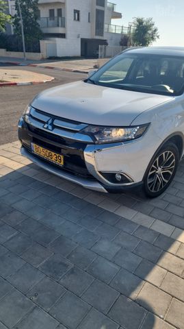 מיצובישי אאוטלנדר