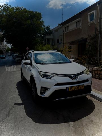 טויוטה RAV4