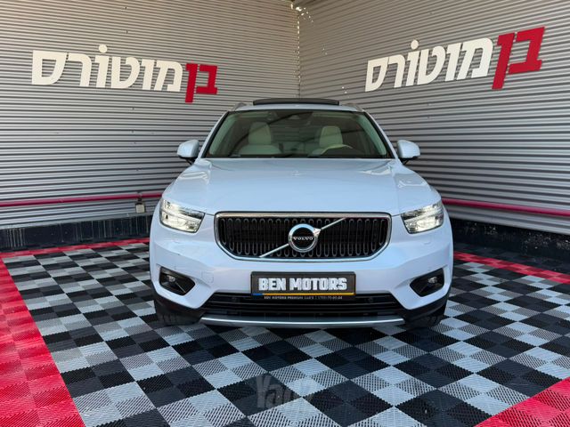 וולוו XC40