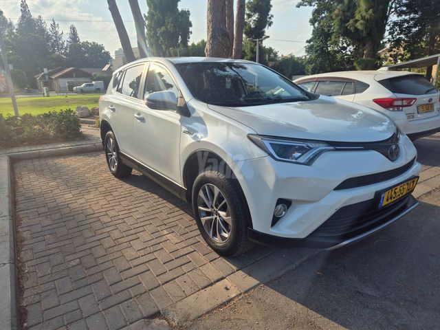 טויוטה RAV4