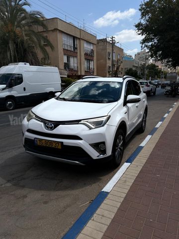 טויוטה RAV4