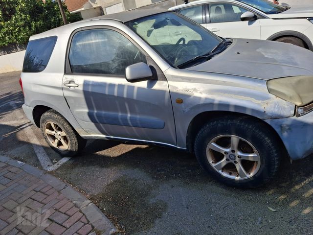 טויוטה RAV4