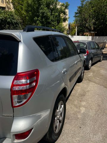 טויוטה RAV4