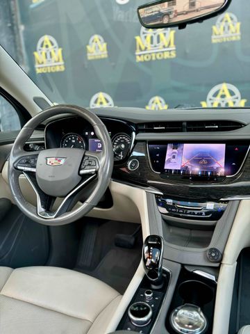 קאדילק XT6