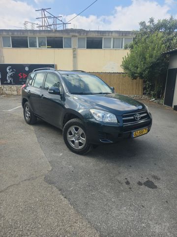 טויוטה RAV4