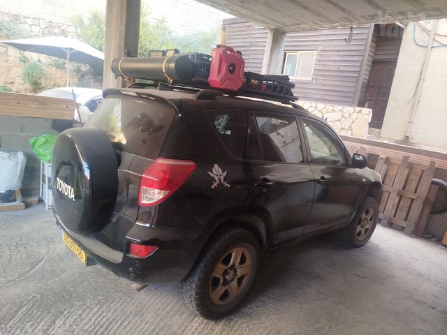 טויוטה RAV4