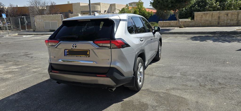טויוטה RAV4