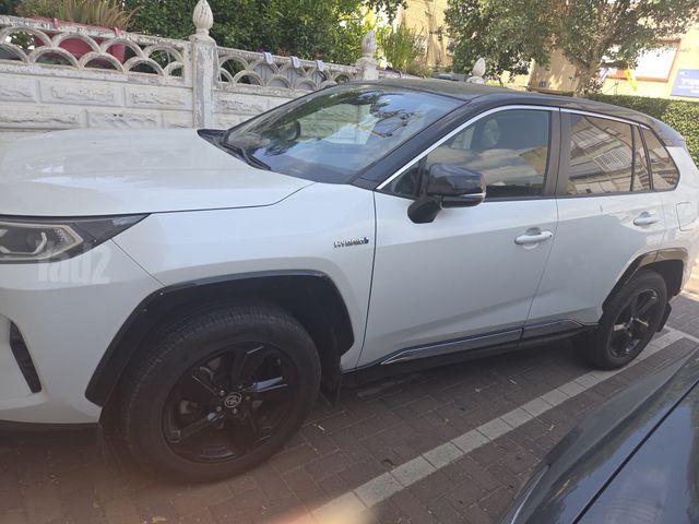 מודעת רכב טויוטה RAV4