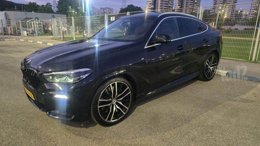 ב מ וו X6