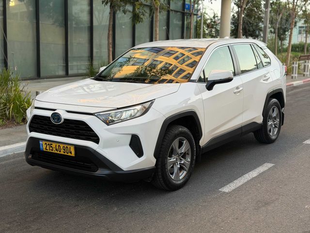 מודעת רכב טויוטה RAV4