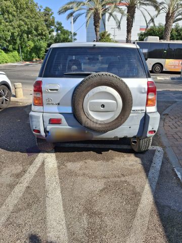 טויוטה RAV4