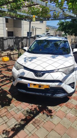 טויוטה RAV4