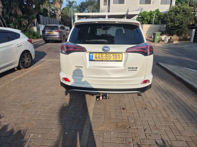 מודעת רכב טויוטה RAV4