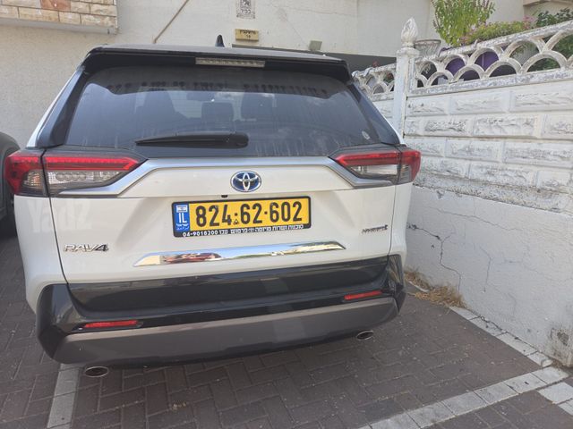טויוטה RAV4