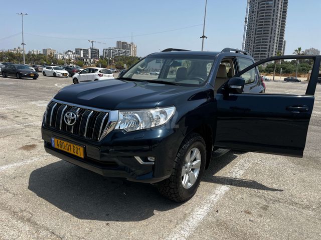 טויוטה לנד קרוזר