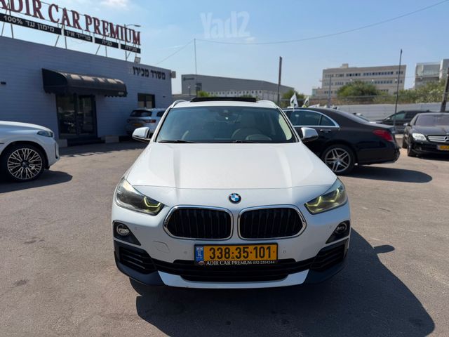 ב מ וו X2