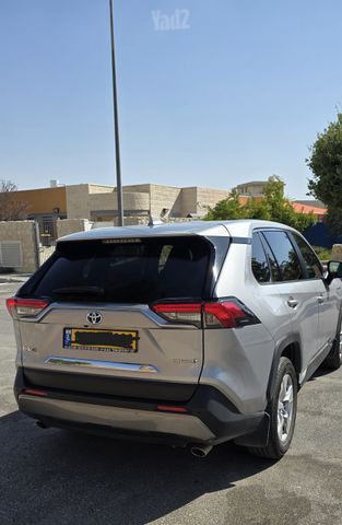 טויוטה RAV4