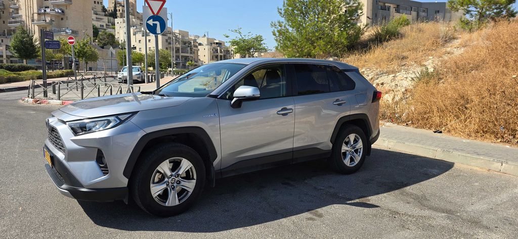 טויוטה RAV4