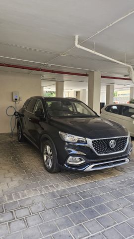 מודעת רכב אם ג'י EHS PHEV