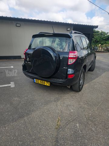 טויוטה RAV4