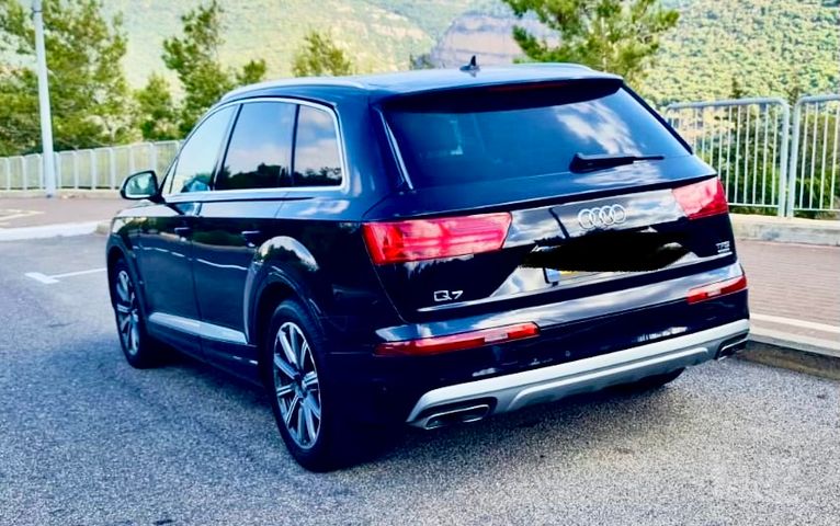 מודעת רכב אאודי Q7