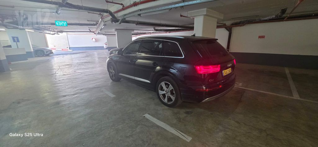 מודעת רכב אאודי Q7