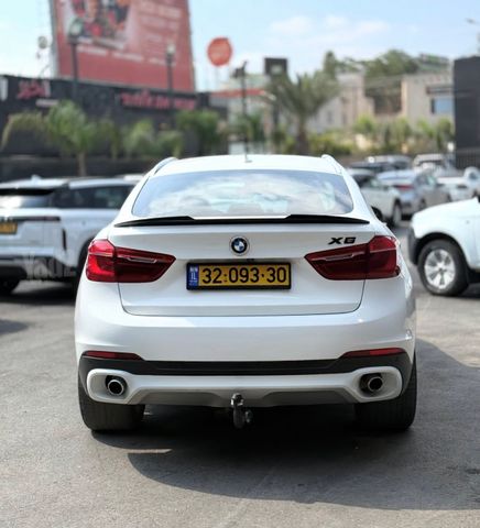 ב מ וו X6