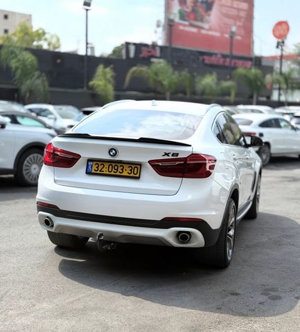 ב מ וו X6