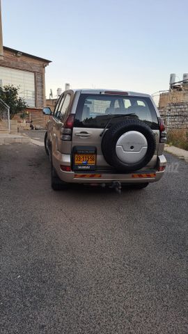 טויוטה לנד קרוזר