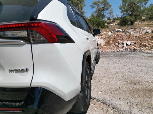 טויוטה RAV4