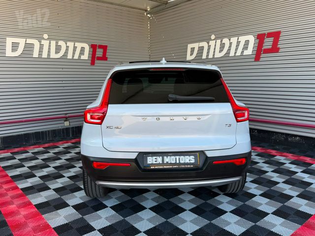 וולוו XC40