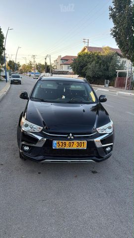 מודעת רכב מיצובישי ASX