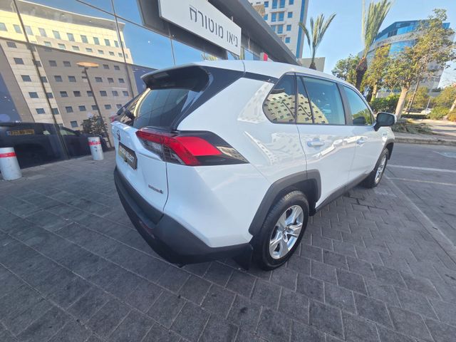 מודעת רכב טויוטה RAV4 2