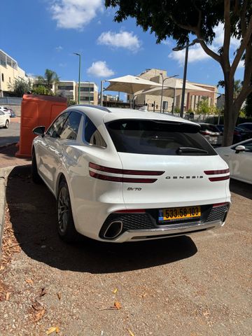 ג'נסיס GV70