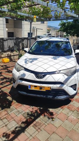 טויוטה RAV4