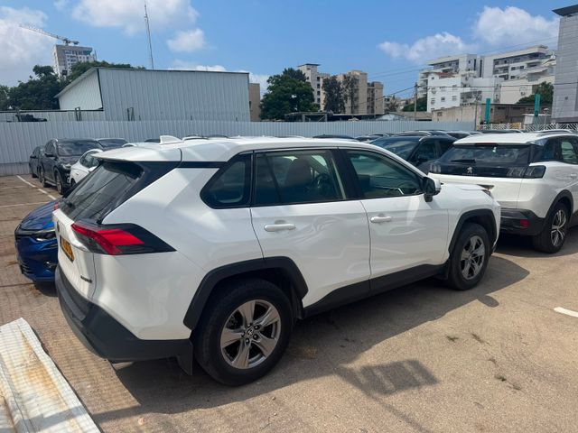 טויוטה RAV4