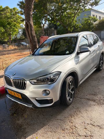 ב מ וו X1