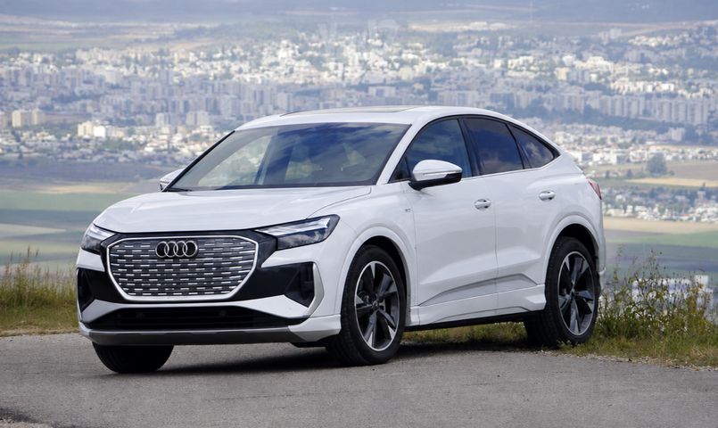 מודעת רכב אאודי Q4 e-tron