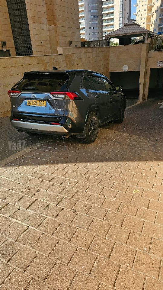 טויוטה RAV4