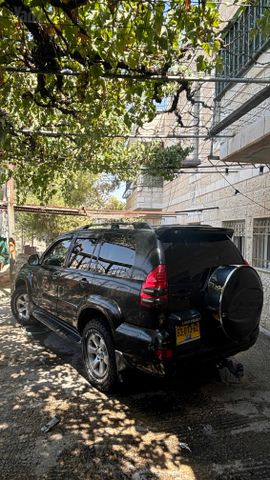 טויוטה לנד קרוזר