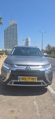 מיצובישי אאוטלנדר