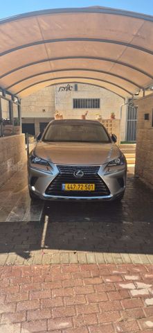 לקסוס NX