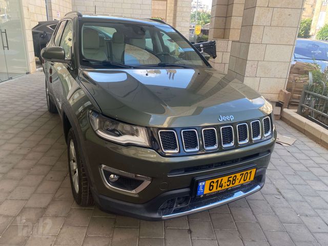 מודעת רכב ג'יפ קומפאס