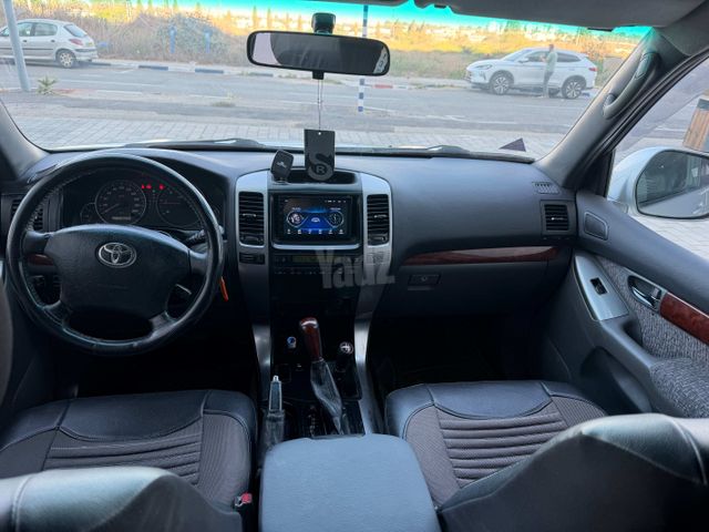 טויוטה לנד קרוזר