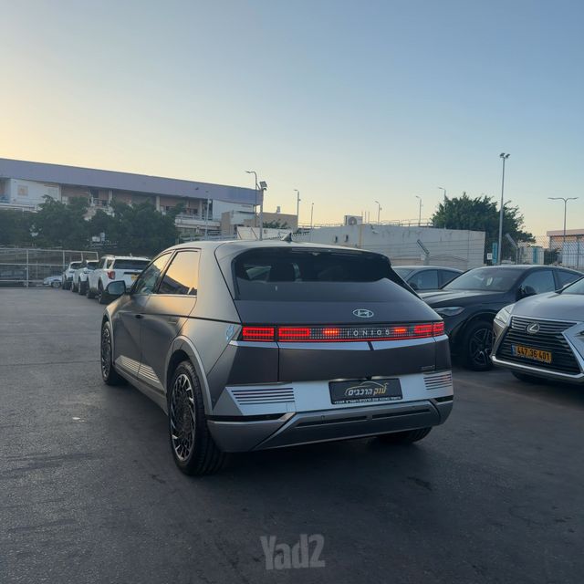 יונדאי איוניק 5