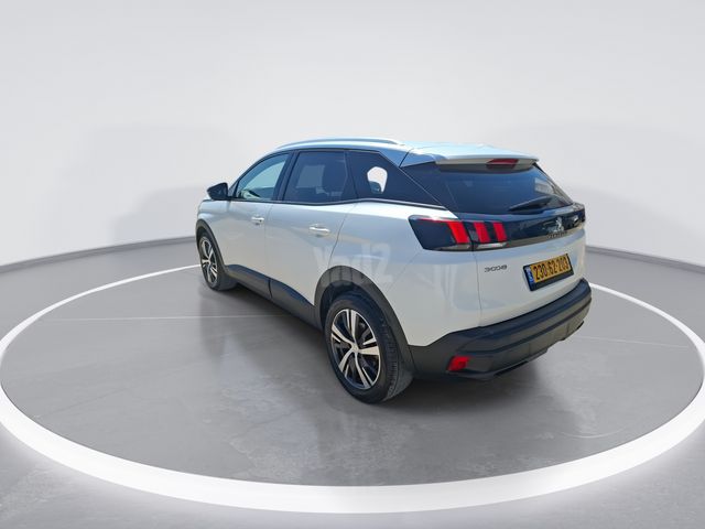 פיג'ו 3008