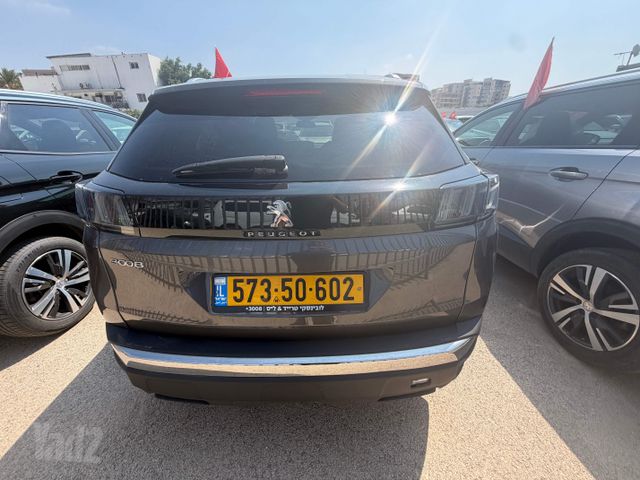 פיג'ו 3008