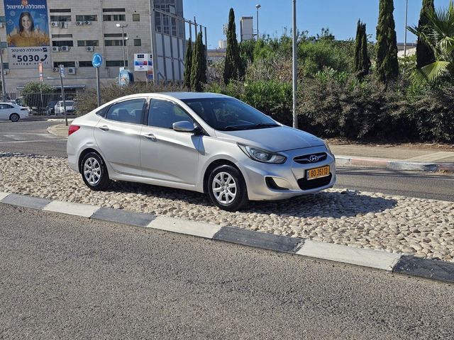 יונדאי אקסנט i25