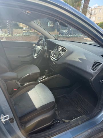 יונדאי I20 קרוס